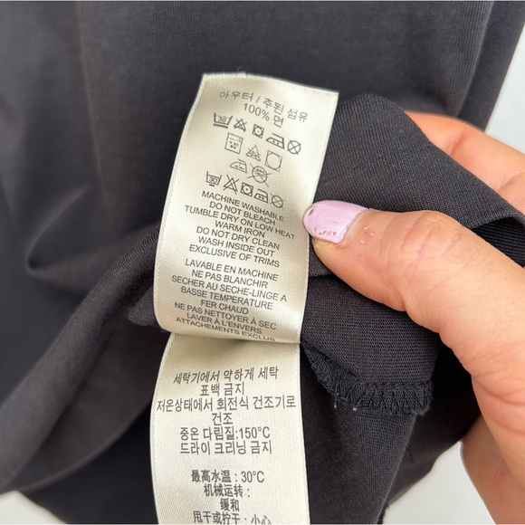 Burberry Men's small petite black crewneck short sleeve shirt Black logo - Picture 8 of 10